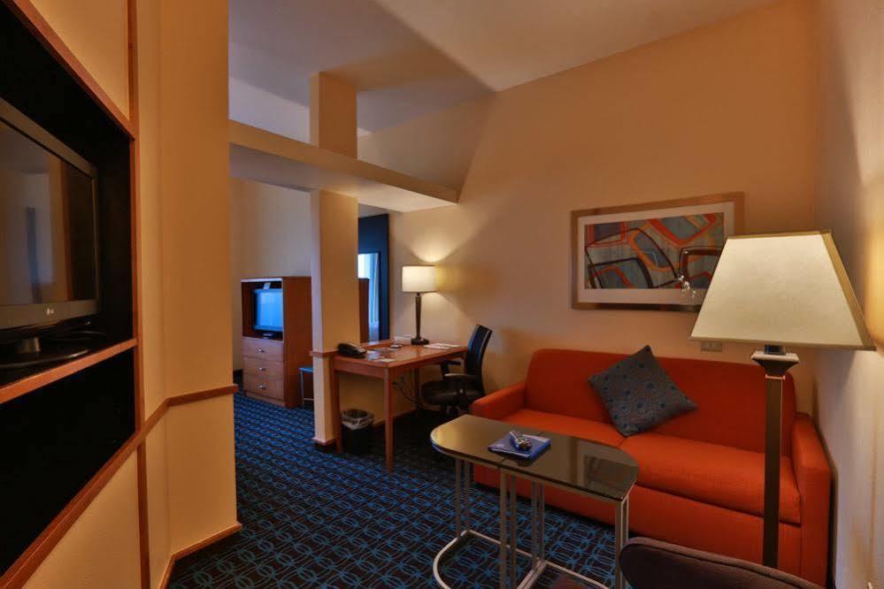 Fairfield Inn & Suites Burlington Exteriör bild